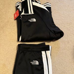 Men's The North Face track suit size M  NWT